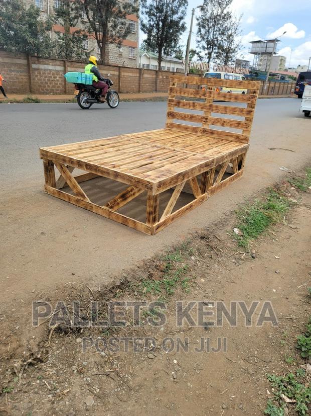 Pallet Bed- 4*6 Detachable and Blazed Pallet Bed.(#PG08 )