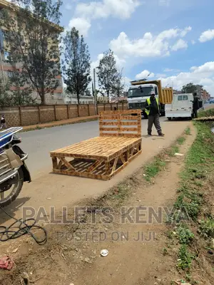 Pallet Bed- 4*6 Detachable and Blazed Pallet Bed.(#PG012 )