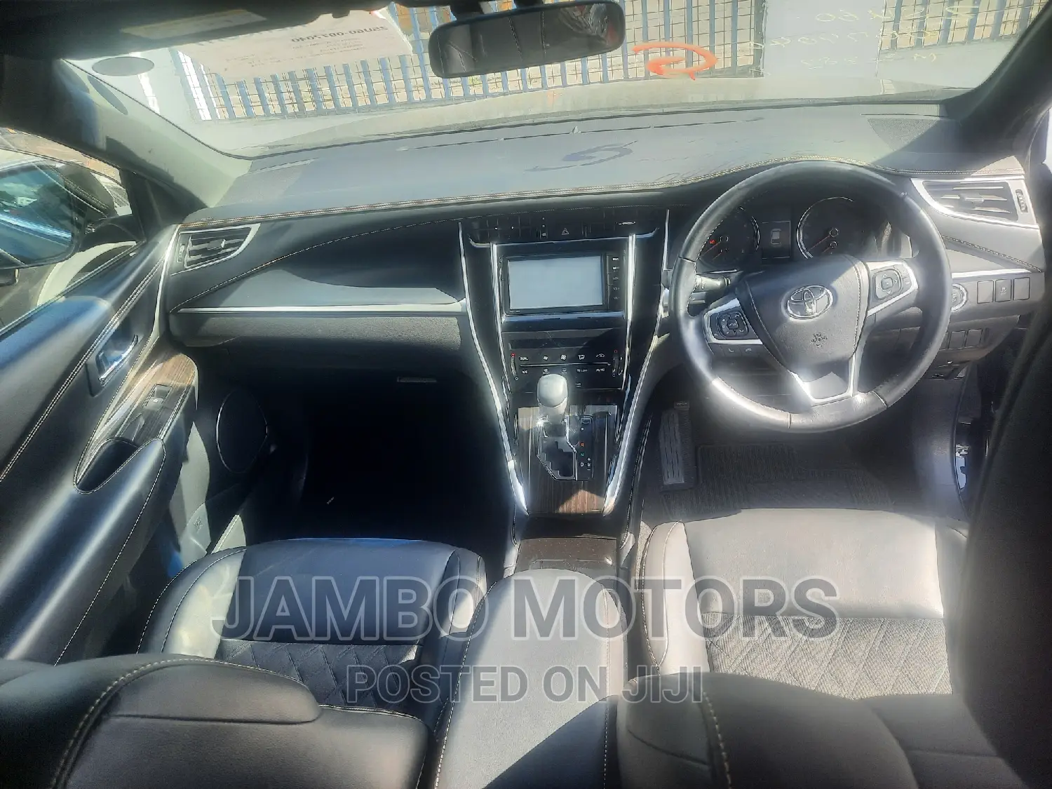 Toyota Harrier 2.0 2016 Black