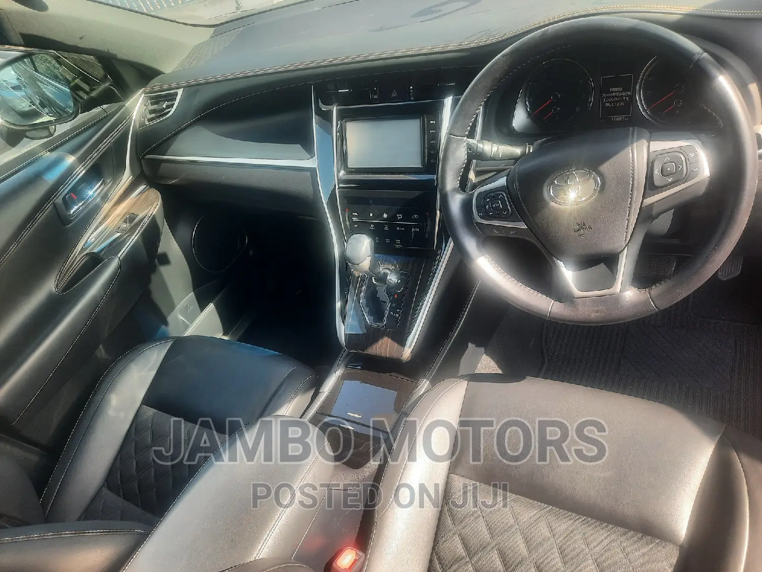 Toyota Harrier 2.0 2016 Black