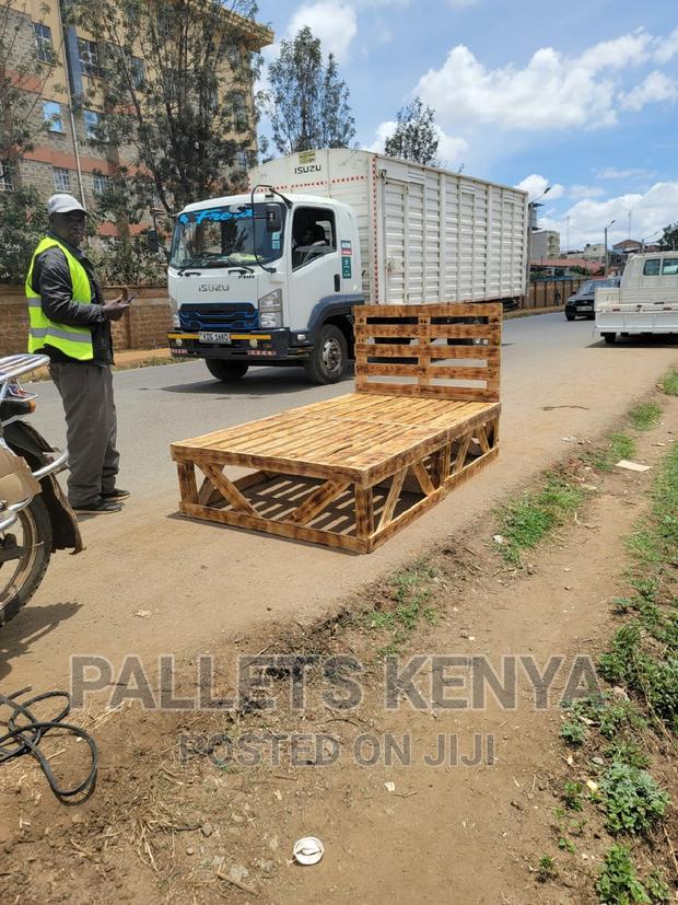 Pallet Bed- 4*6 Detachable and Blazed Pallet Bed. (#PG14 )
