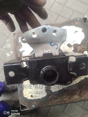 Suzuki Vitara/Escudo Engine Mounting