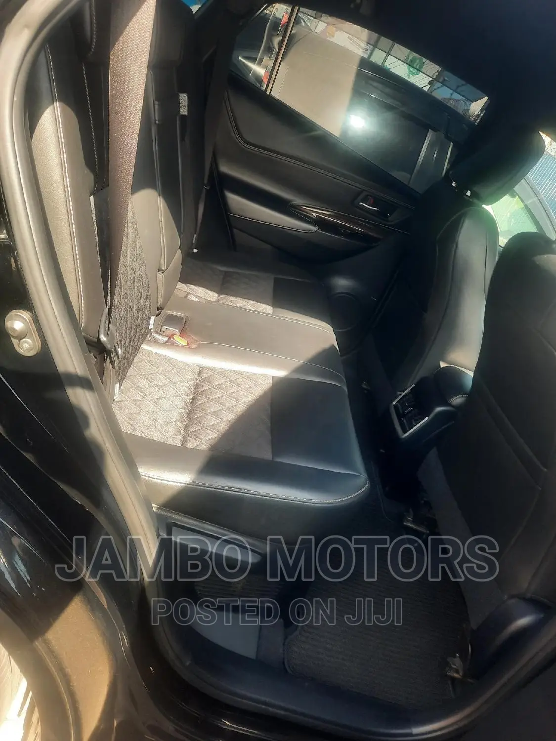 Toyota Harrier 2.0 2016 Black
