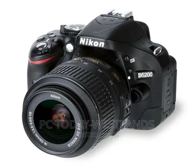 Nikon D5200 24.1 MP CMOS Digital SLR With 18-55mm
