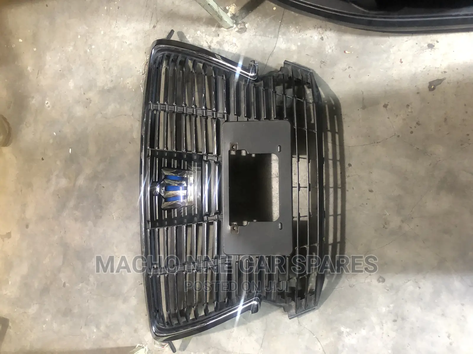 Toyota Crown Athlete 2014 Grill