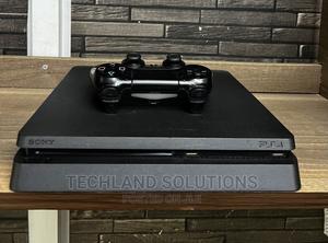 Ex Uk Playstation 4 Slim - main view