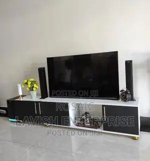 Expandable Tokyo Tv Stand
