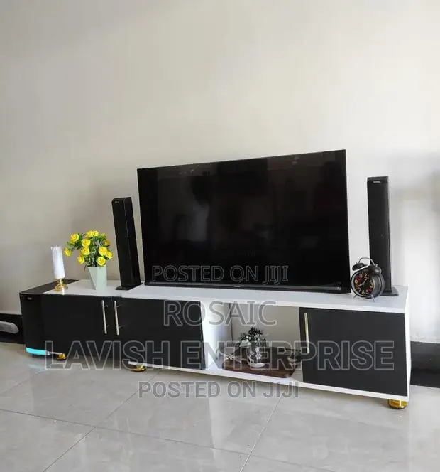Expandable Tokyo Tv Stand