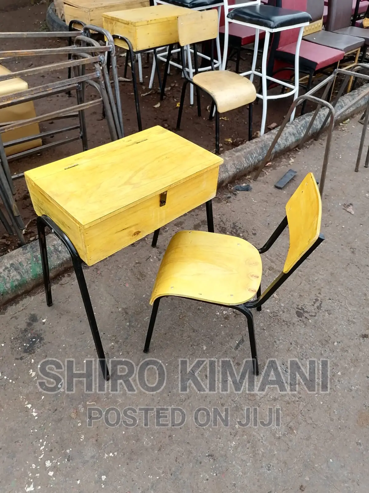 Lockers and Chairs High Quality