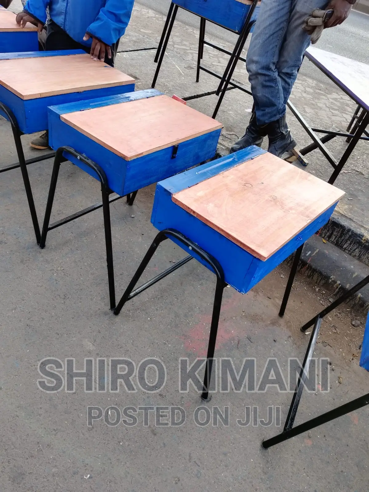 High Quality Lockers and Chairs