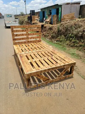 Pallet Bed- 4*6 Detachable and Blazed Pallet Bed.(#PL020 )