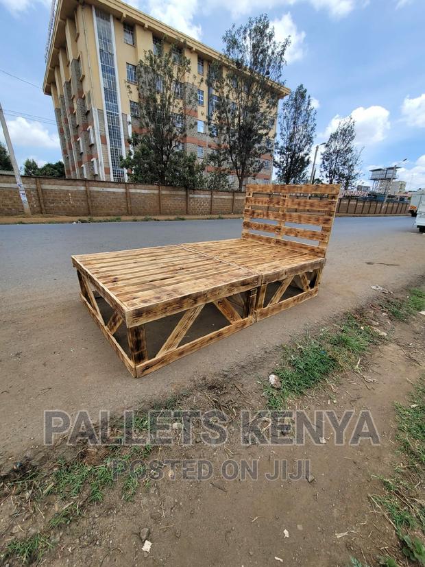 Pallet Bed- 4*6 Detachable and Blazed Pallet Bed.(#PL047 )