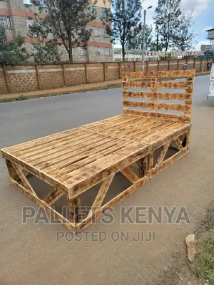 Pallet Bed- 4*6 Detachable and Blazed Pallet Bed.(#PL,076.)