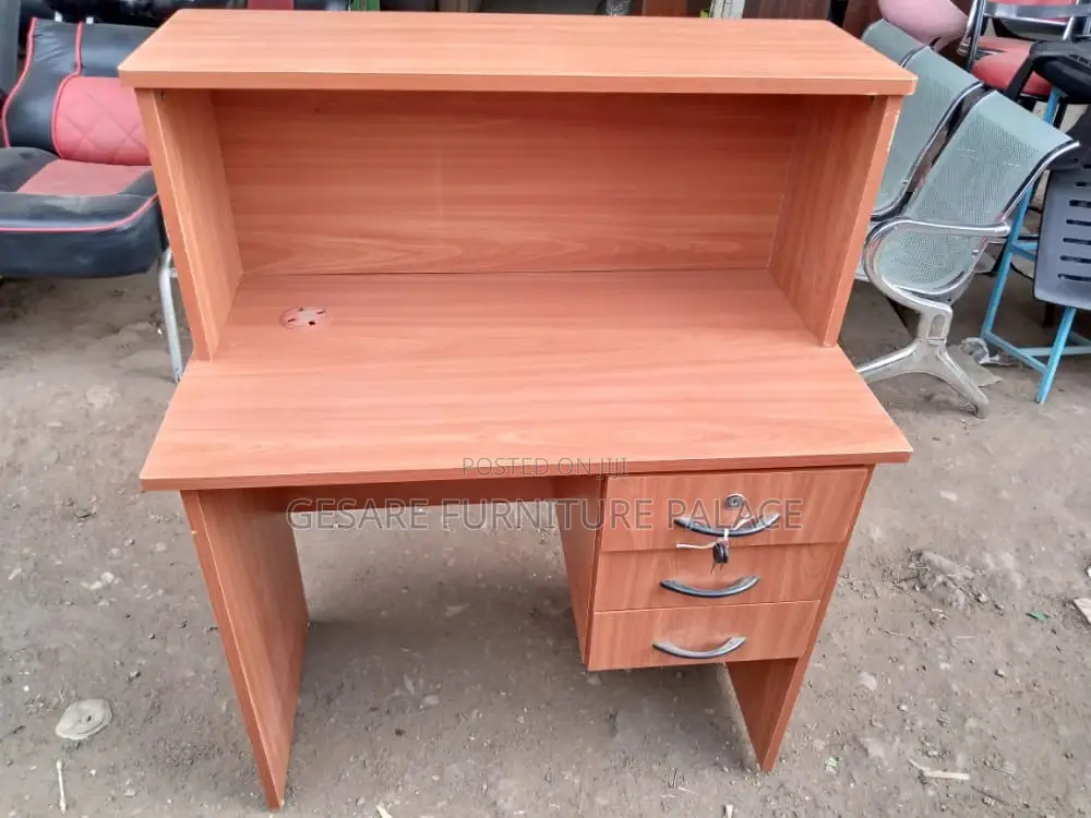 1.2 Reception Desk