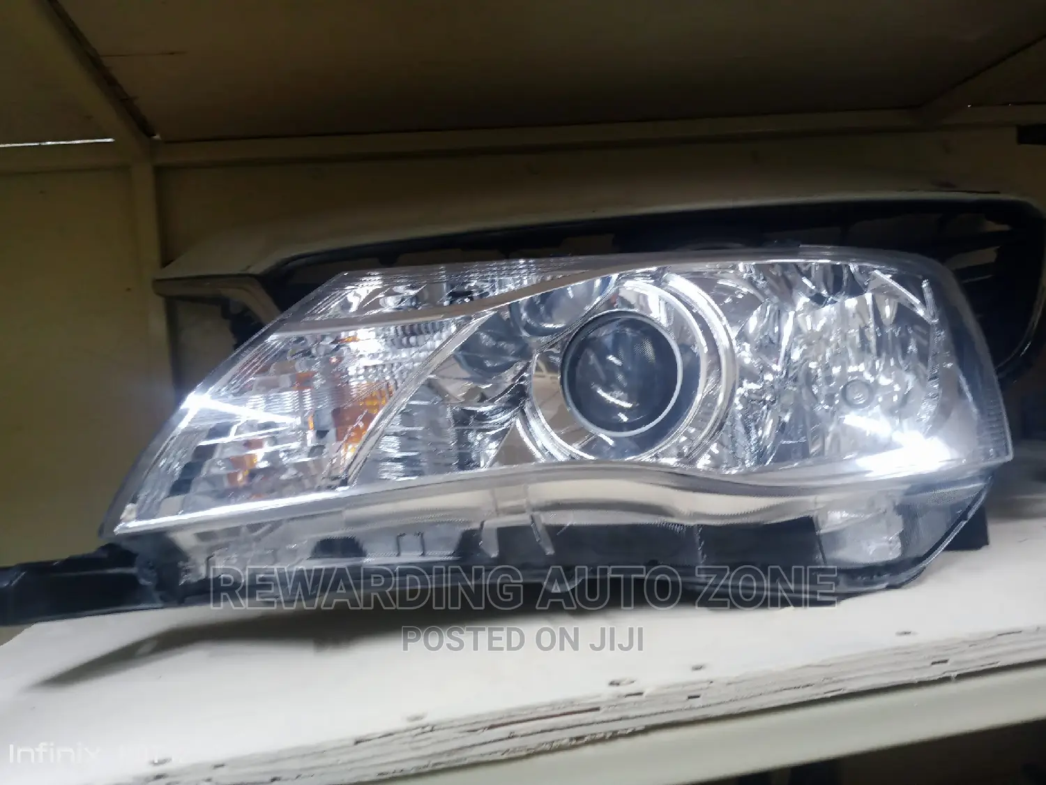 Fielder 161 Headlight Clear Xenon Lhs.