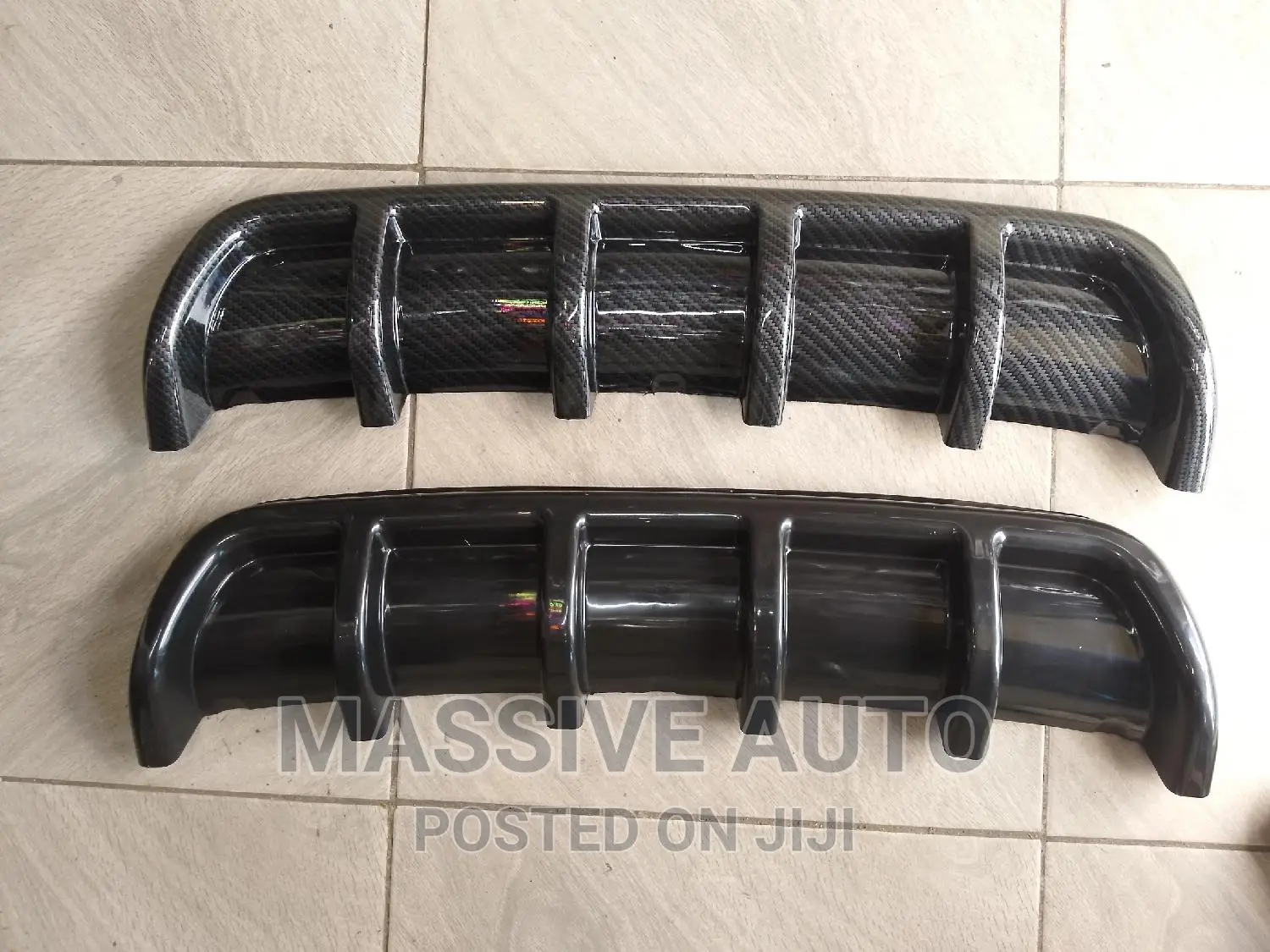 Black/Carbon Black Rear Shark Fin Diffuser
