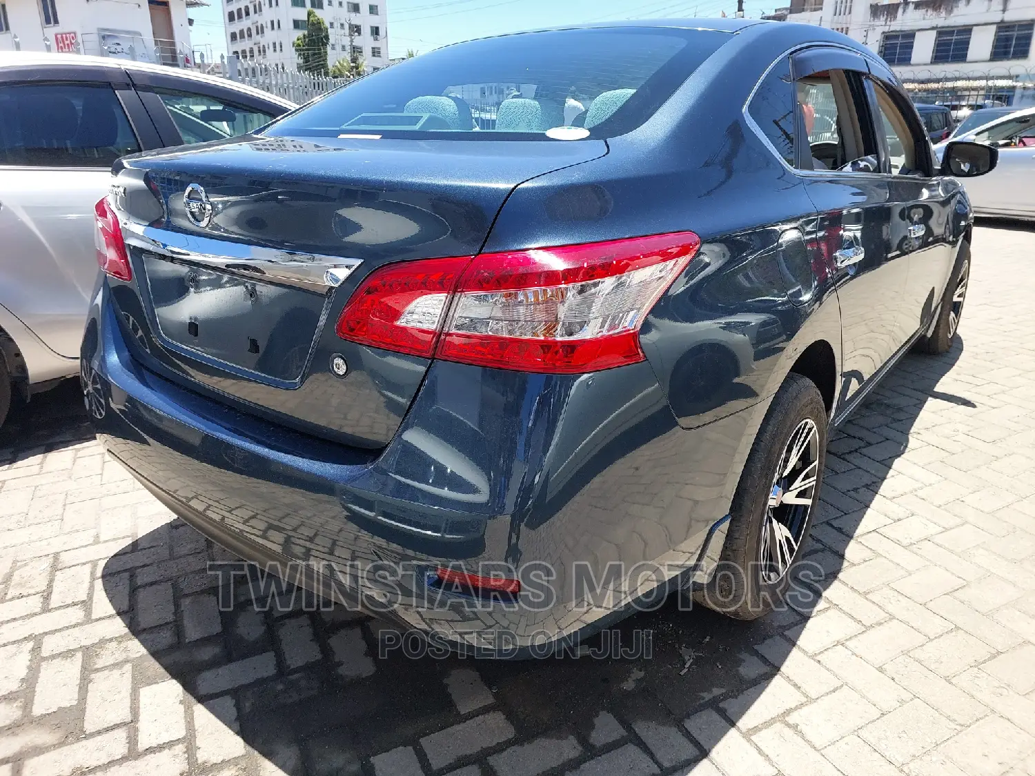 Nissan Bluebird 2017 Blue