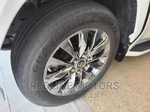 Toyota Land Cruiser 2021 White