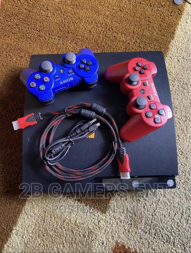 Ps3 Slim , 2 Pads, Cables - main view