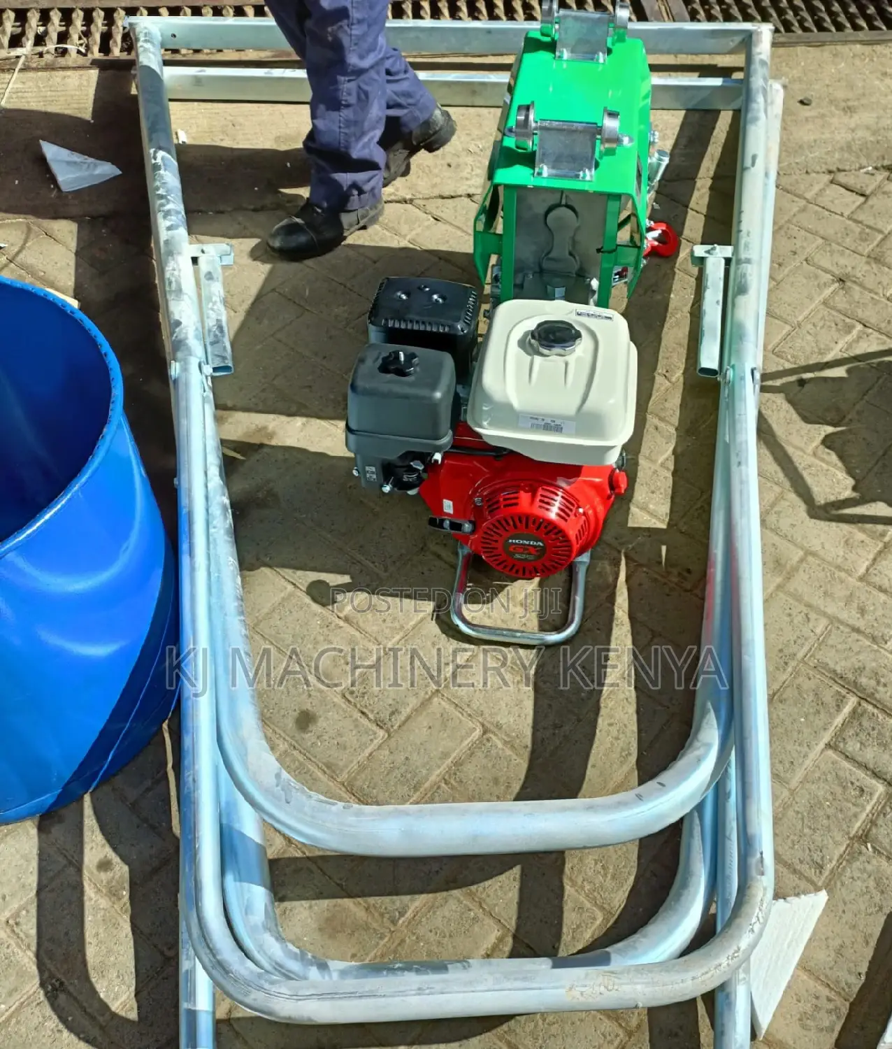 Petrol Concrete, Hoist Machine
