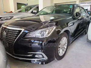 Toyota Crown 2017 Black