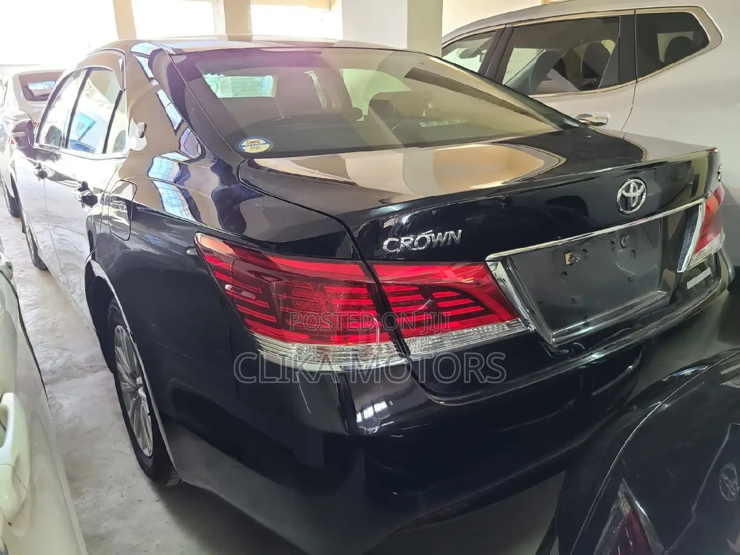 Toyota Crown 2017 Black