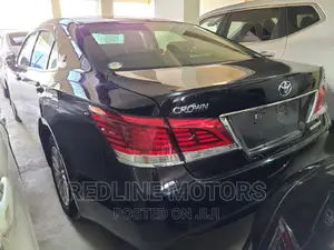 Toyota Crown 2017 Black