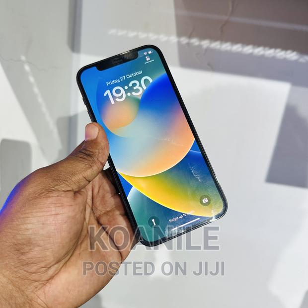 Apple iPhone 12 Pro 256 GB Black - main view