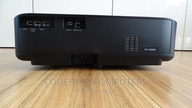 Epson EH-LS300B Full HD,3600 Lumen - thumbnail 3