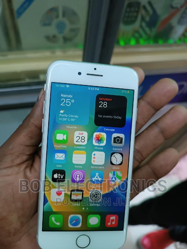 Apple iPhone 8 64 GB White - main view