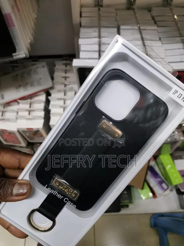 iPhone 12 /12 Pro Case Leather Hand Strap, Key Ring Black - thumbnail 3