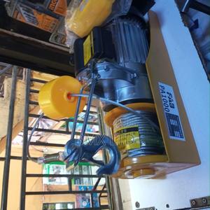 Ideal Quality Hoist Available - thumbnail 2