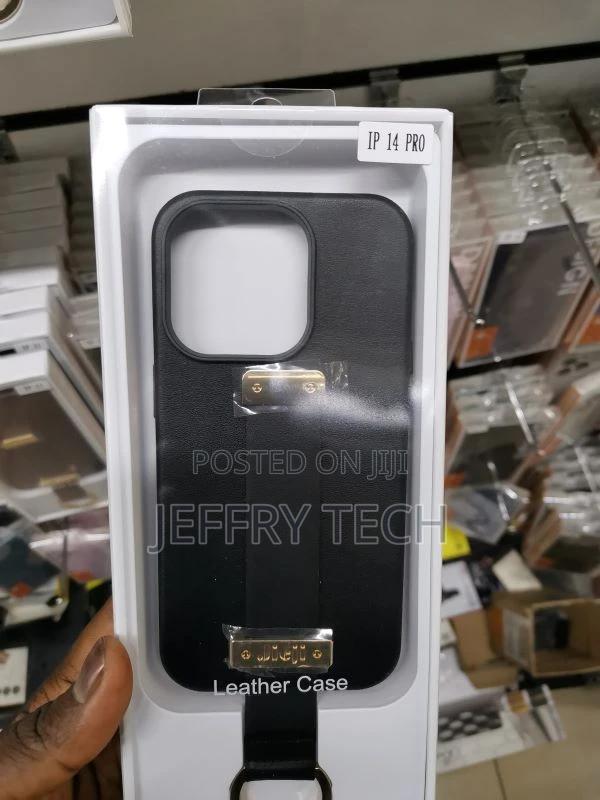 iPhone 14 Pro Leather Phone Case With Wrist Strap Black
