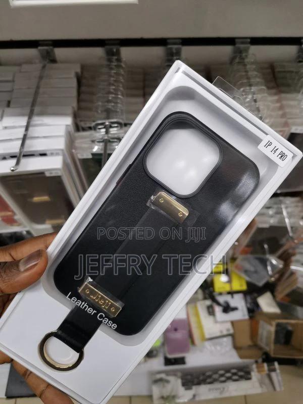 iPhone 14 Pro Leather Phone Case With Wrist Strap Black - thumbnail 2
