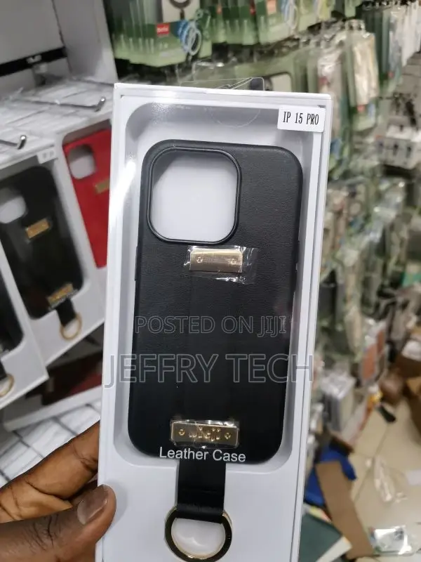 Leather Case With Wrist Strap 15 Pro Black Ring