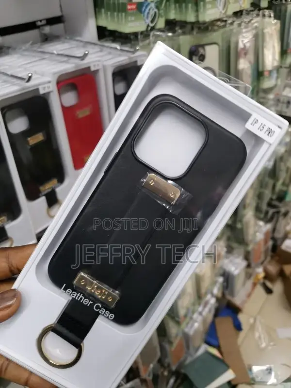 Leather Case With Wrist Strap 15 Pro Black Ring