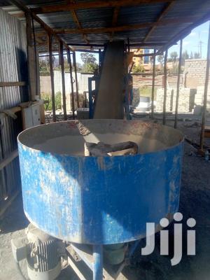 Pan Mixers and Vibrating Tables