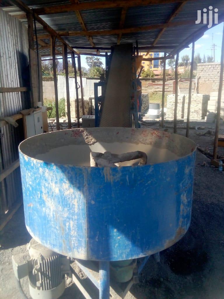 Pan Mixers and Vibrating Tables