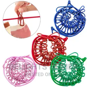 Stretching Cloth Line With 12 Pegs