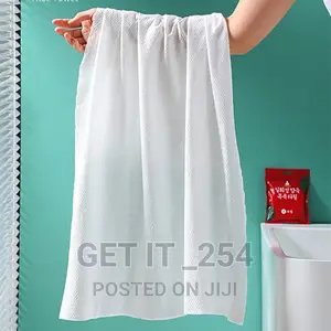 Disposable Thickened Bath Towel Size: 70*140cm