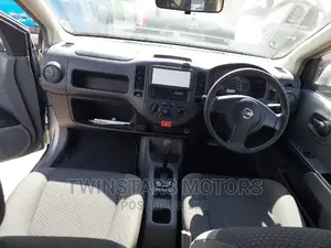 Nissan Advan 2018 Silver