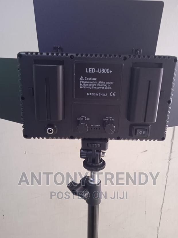 U600 Complete With 2.1 M Stand And Two Batteries,Charger