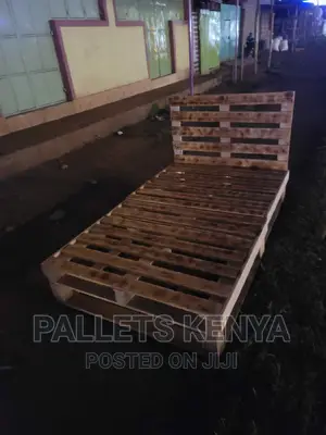 Pallet Bed- 4*6 Detachable and Blazed Pallet Bed.(#04zn)