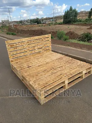 Pallet Bed- 6*6 Detachable and Blazed Pallet Bed. (#SH013 )