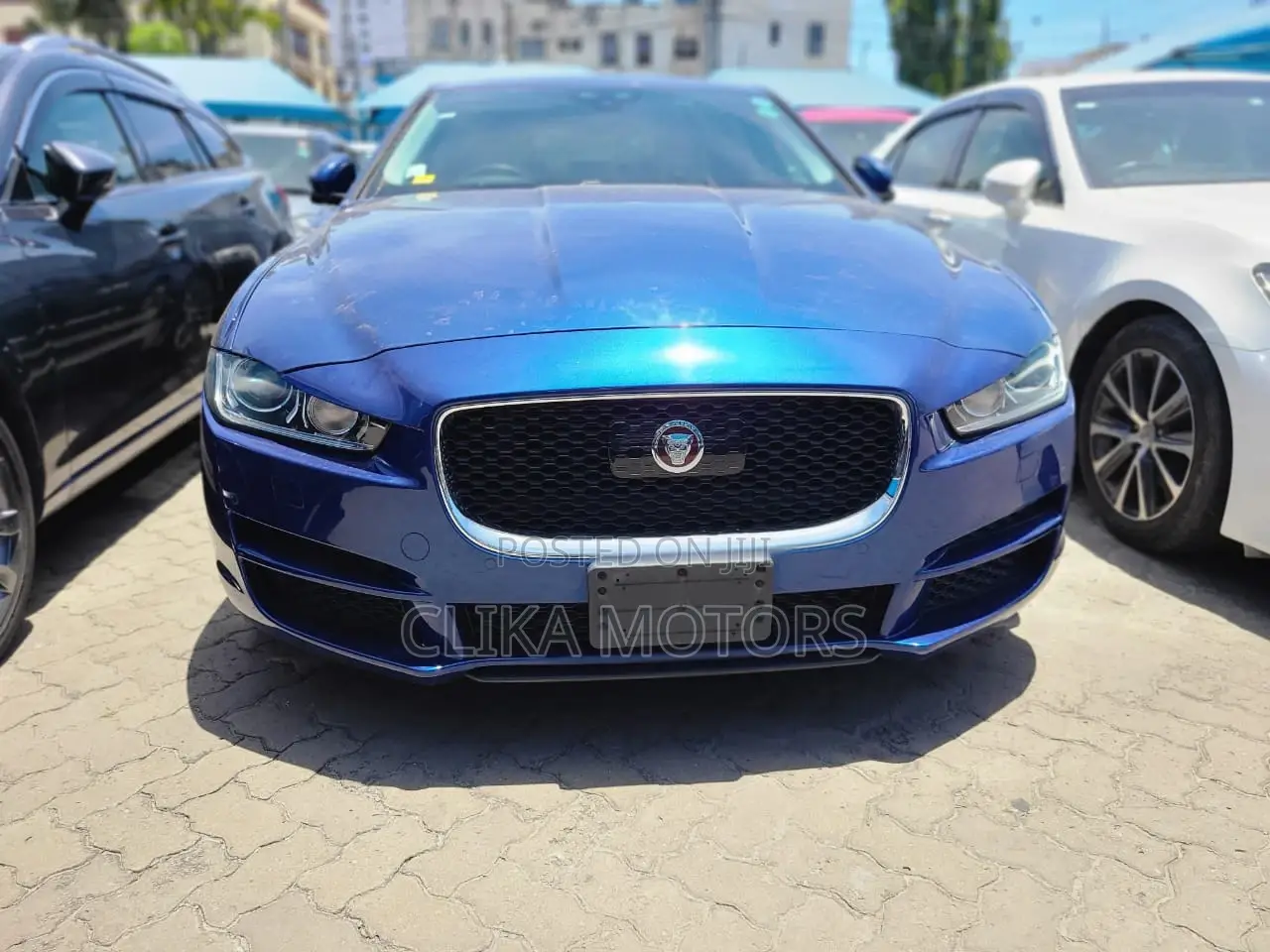 Jaguar XE 2017 Blue
