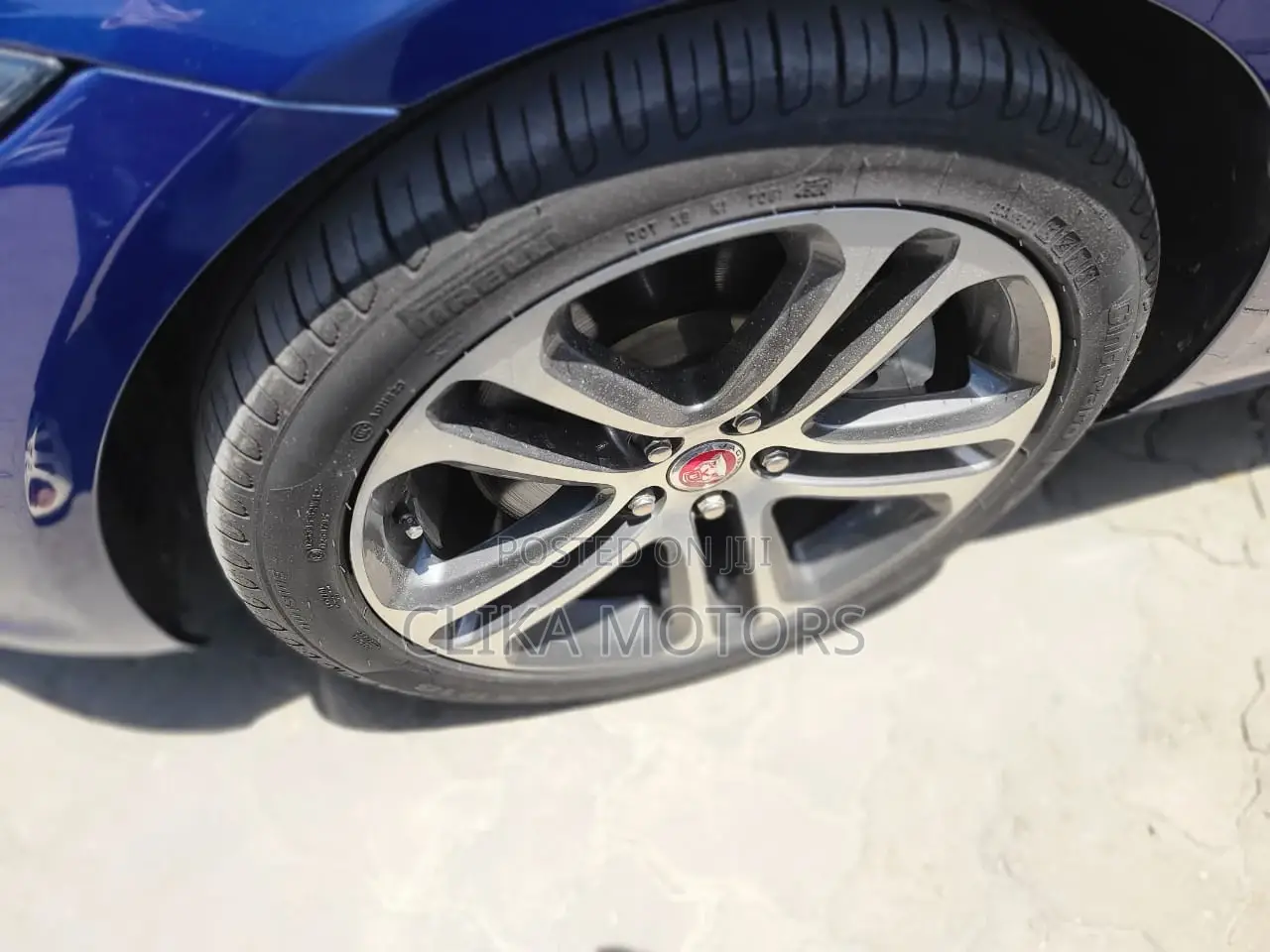Jaguar XE 2017 Blue