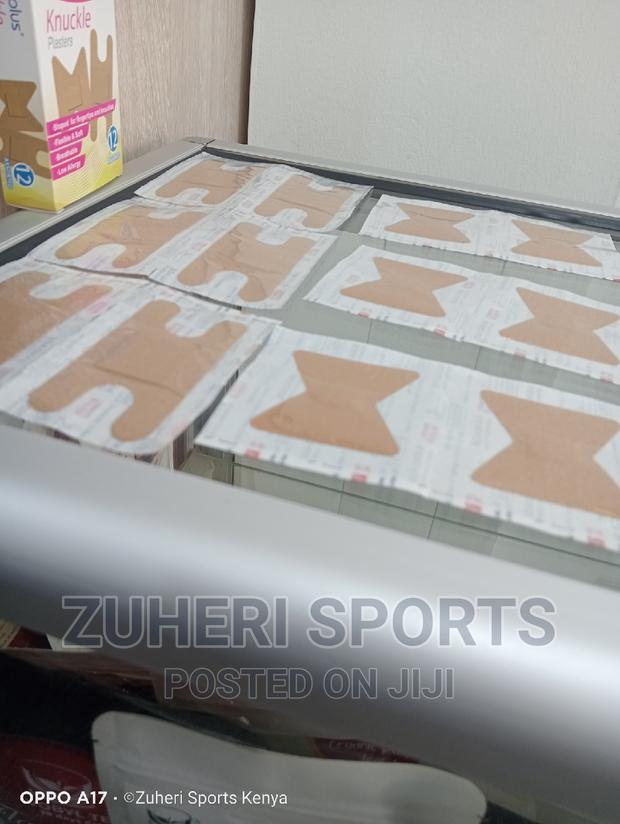 Assorted Knuckle Plasters/12 Pieces - main view