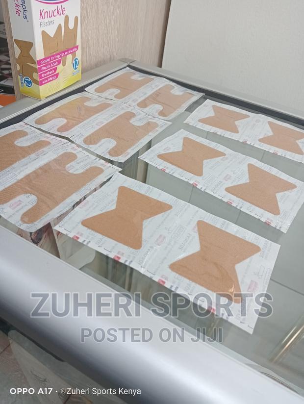 Assorted Knuckle Plasters/12 Pieces - thumbnail 2