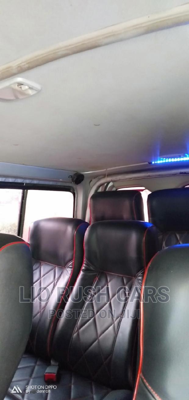 Toyota HiAce 2015 Silver - thumbnail 2