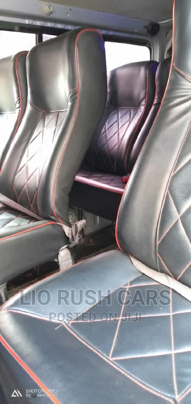 Toyota HiAce 2015 Silver - thumbnail 5
